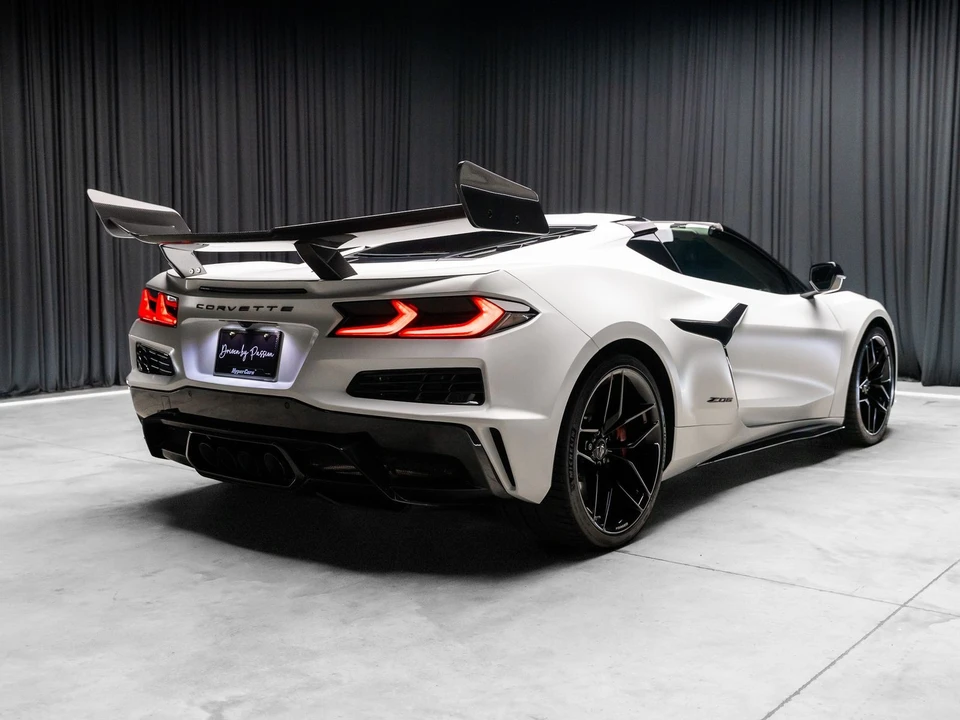 2025 Chevrolet Corvette C8 Z06 - Image 5 of 31