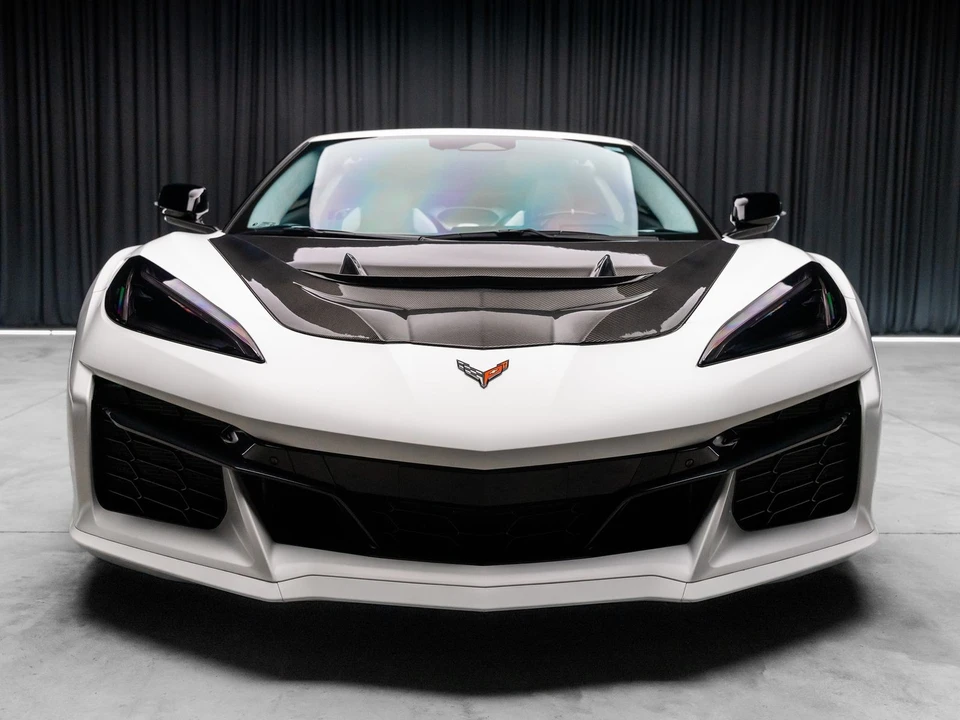 2025 Chevrolet Corvette C8 Z06 - Image 20 of 31