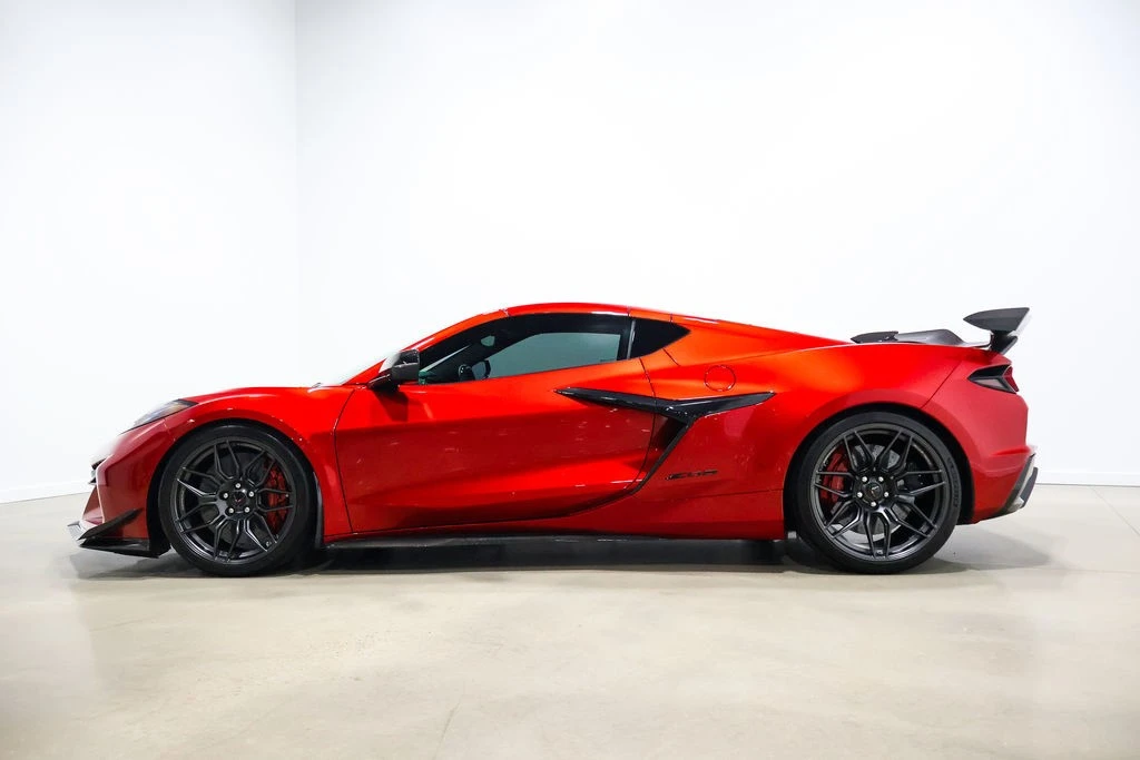 2025 Chevrolet Corvette C8 Z06 - Image 16 of 24