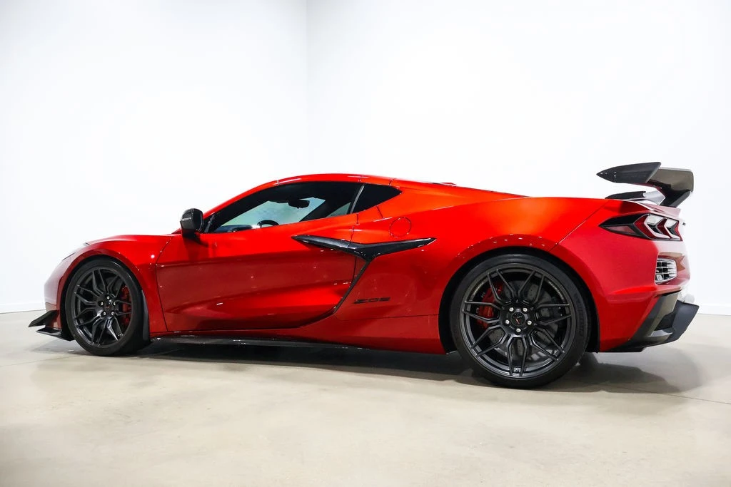 2025 Chevrolet Corvette C8 Z06 - Image 20 of 24