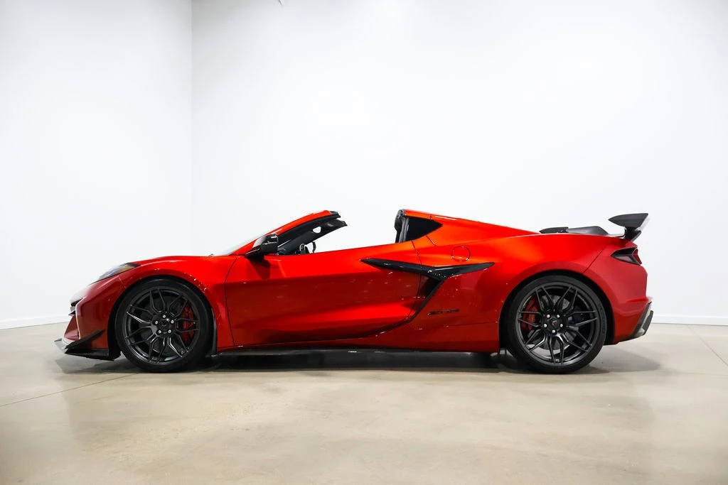2025 Chevrolet Corvette C8 Z06 - Image 15 of 24