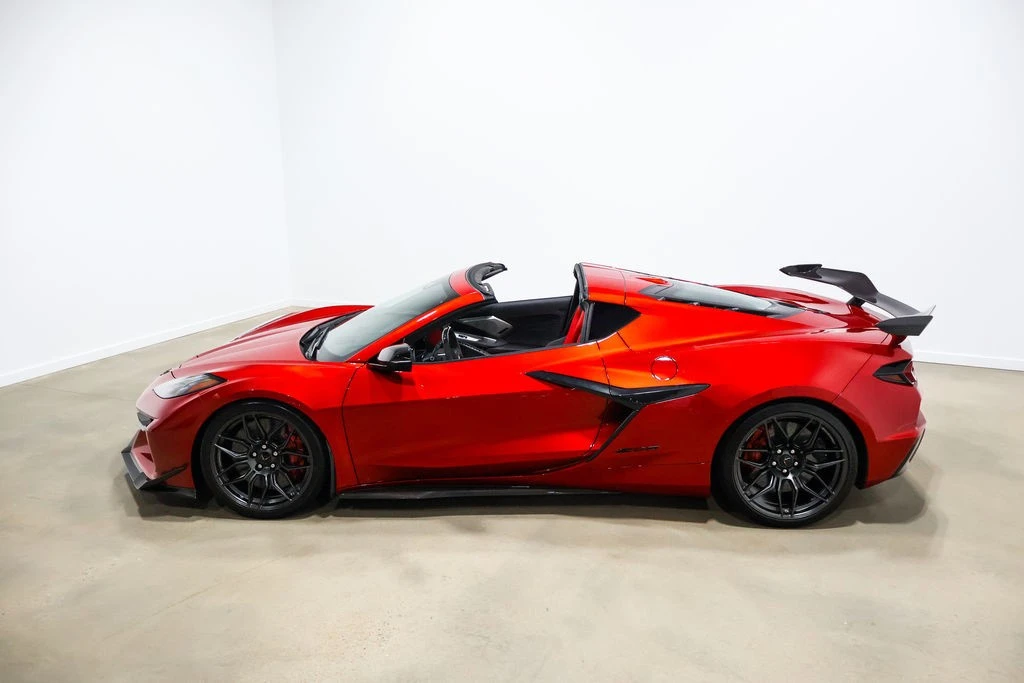 2025 Chevrolet Corvette C8 Z06 - Image 17 of 24