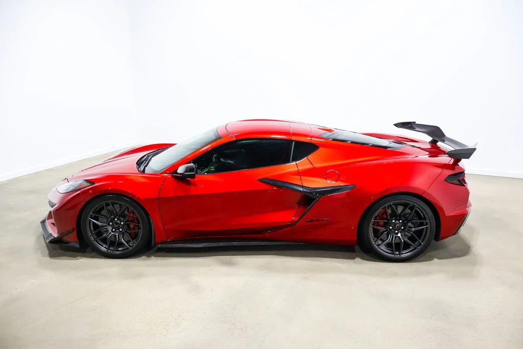 2025 Chevrolet Corvette C8 Z06 - Image 18 of 24