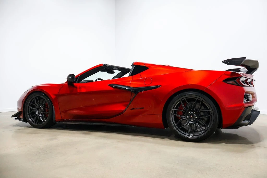 2025 Chevrolet Corvette C8 Z06 - Image 19 of 24
