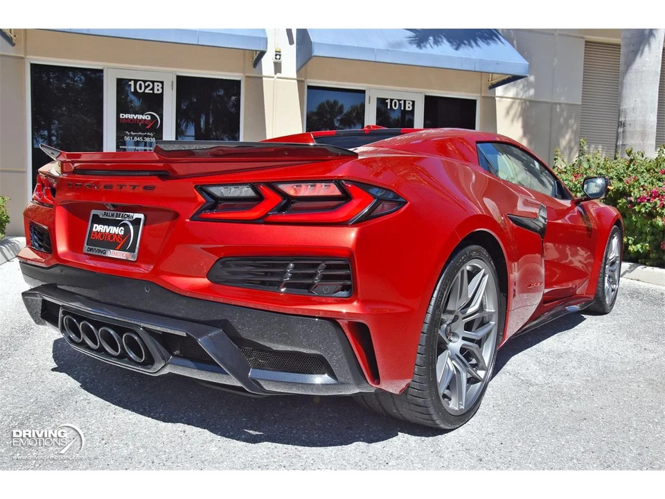 2025 Chevrolet Corvette C8 Z06 - Image 21 of 31