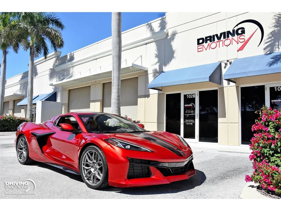 2025 Chevrolet Corvette C8 Z06 - Image 8 of 31