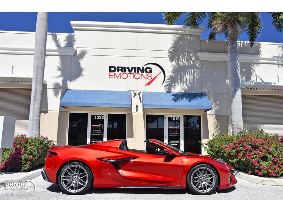 2025 Chevrolet Corvette C8 Z06 - Image 9 of 31