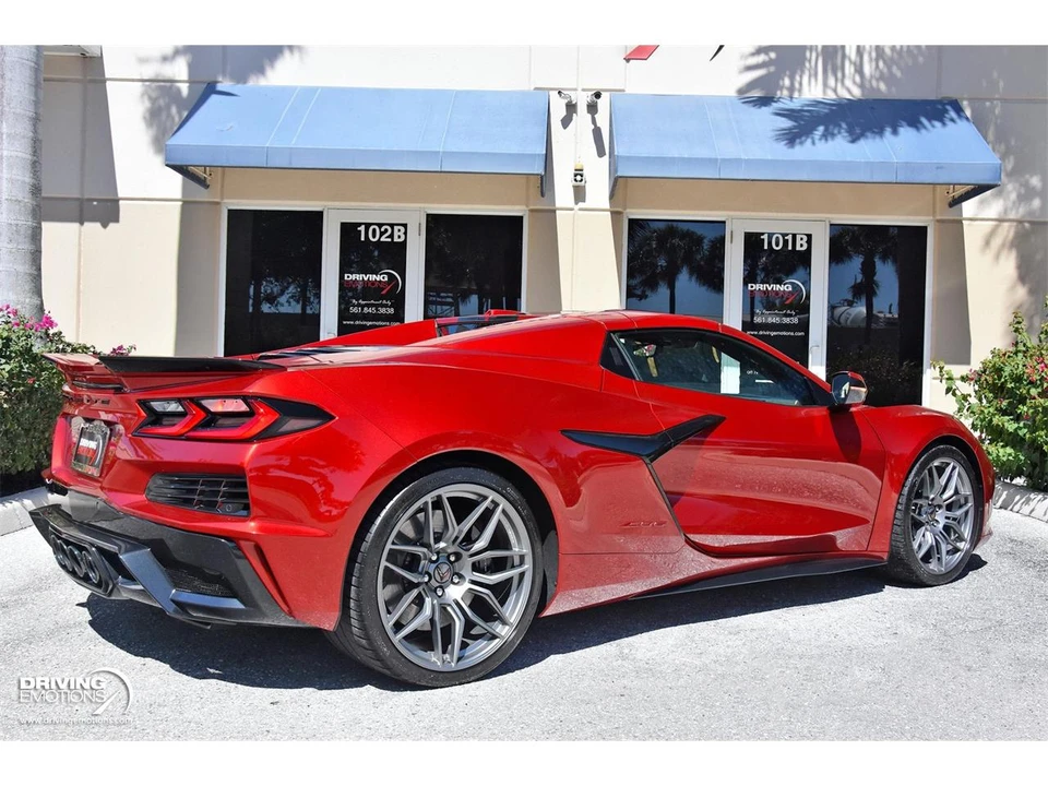 2025 Chevrolet Corvette C8 Z06 - Image 20 of 31