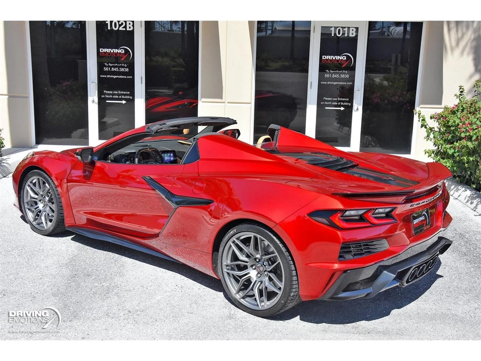 2025 Chevrolet Corvette C8 Z06 - Image 30 of 31