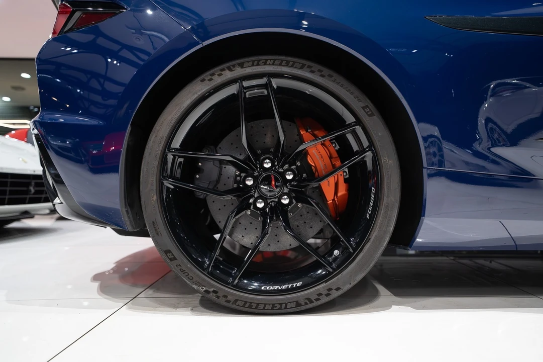 2025 Chevrolet Corvette C8 Z06 - Image 17 of 31