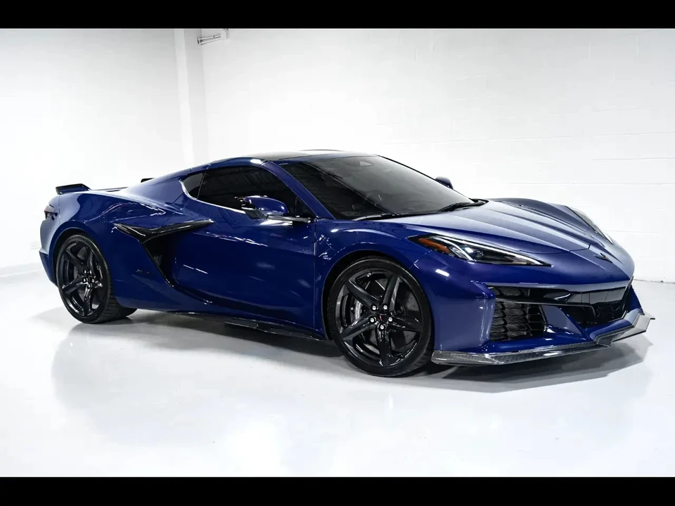2025 Chevrolet Corvette C8 Z06 - Image 2 of 21