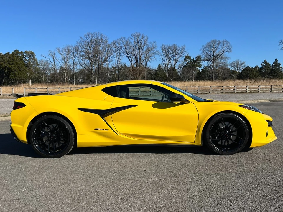 2025 Chevrolet Corvette C8 Z06 - Image 8 of 12