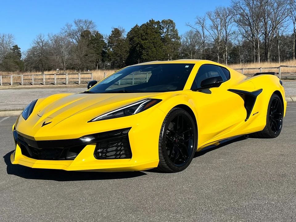 2025 Chevrolet Corvette C8 Z06 - Image 2 of 12