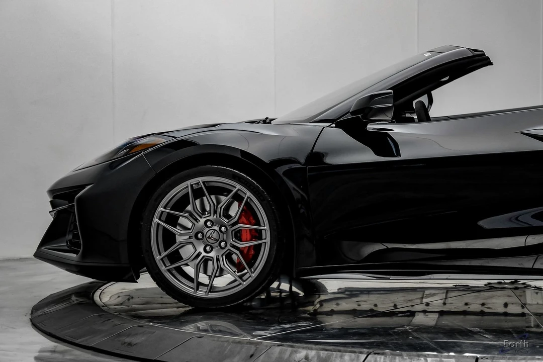 2025 Chevrolet Corvette C8 Z06 - Image 9 of 12