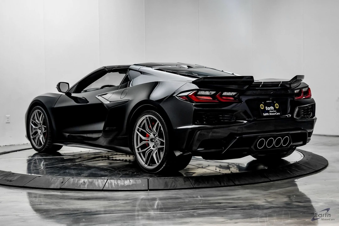 2025 Chevrolet Corvette C8 Z06 - Image 11 of 12