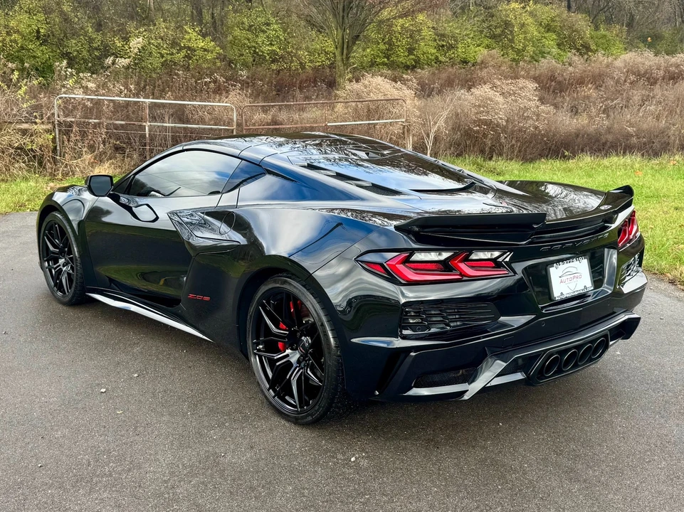 2025 Chevrolet Corvette C8 Z06 - Image 6 of 12