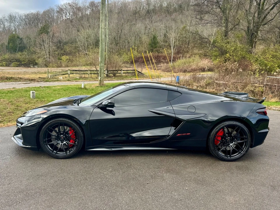 2025 Chevrolet Corvette C8 Z06 - Image 5 of 12
