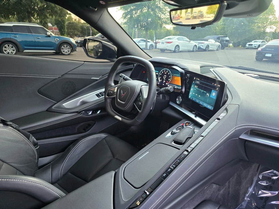 2025 Chevrolet Corvette C8 Z06 - Image 17 of 31