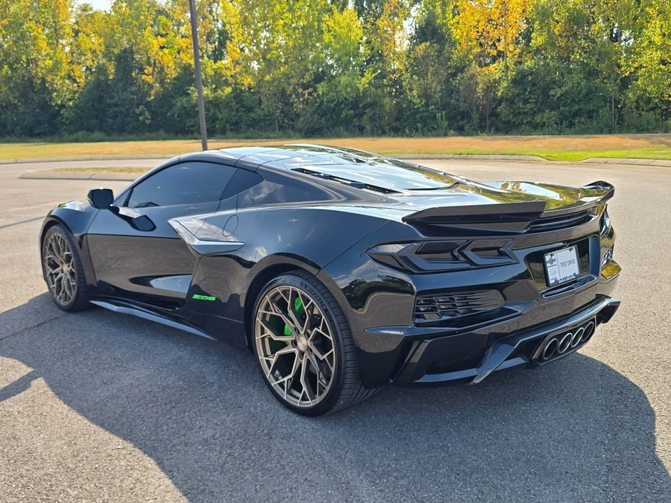 2025 Chevrolet Corvette C8 Z06 - Image 4 of 31
