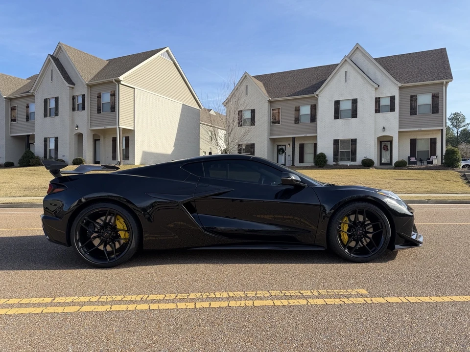 2025 Chevrolet Corvette C8 Z06 - Image 4 of 21