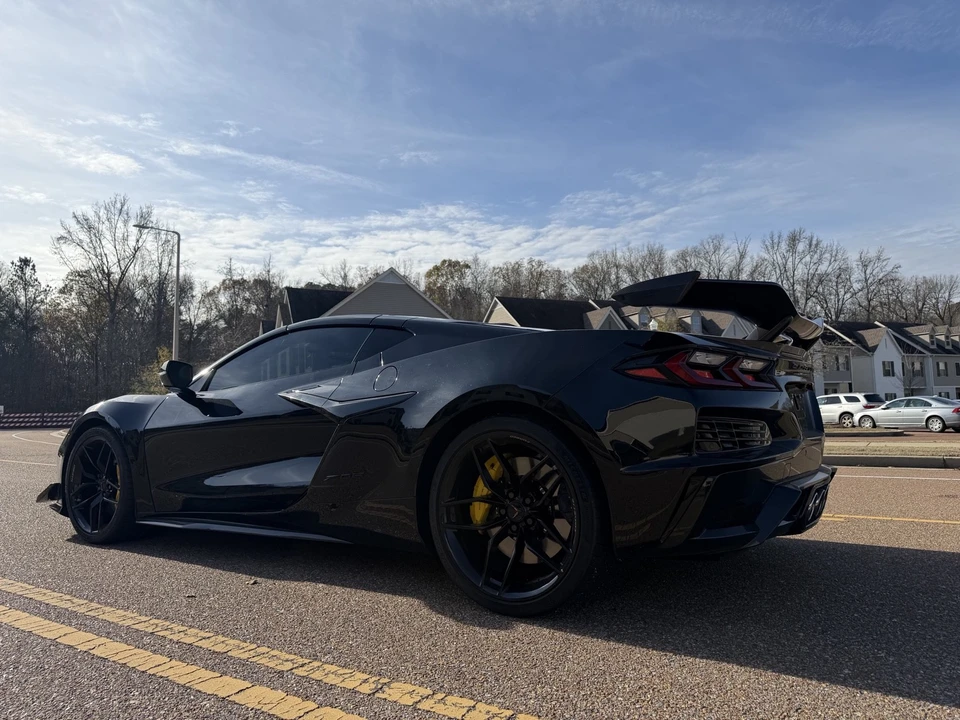 2025 Chevrolet Corvette C8 Z06 - Image 5 of 21