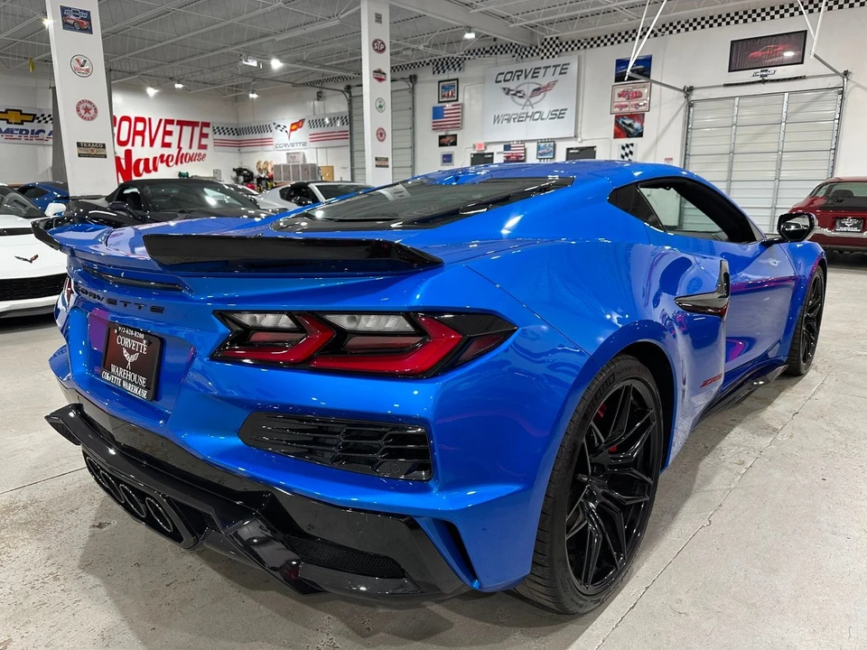2025 Chevrolet Corvette C8 Z06 - Image 7 of 21