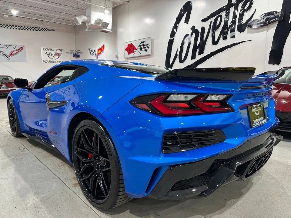 2025 Chevrolet Corvette C8 Z06 - Image 18 of 21