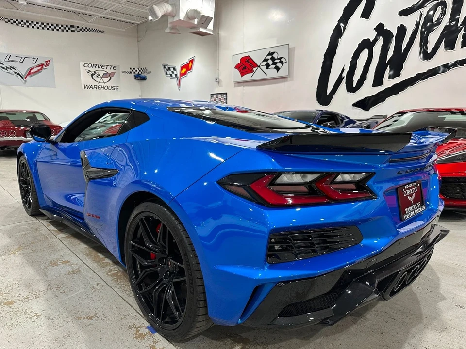 2025 Chevrolet Corvette C8 Z06 - Image 4 of 21