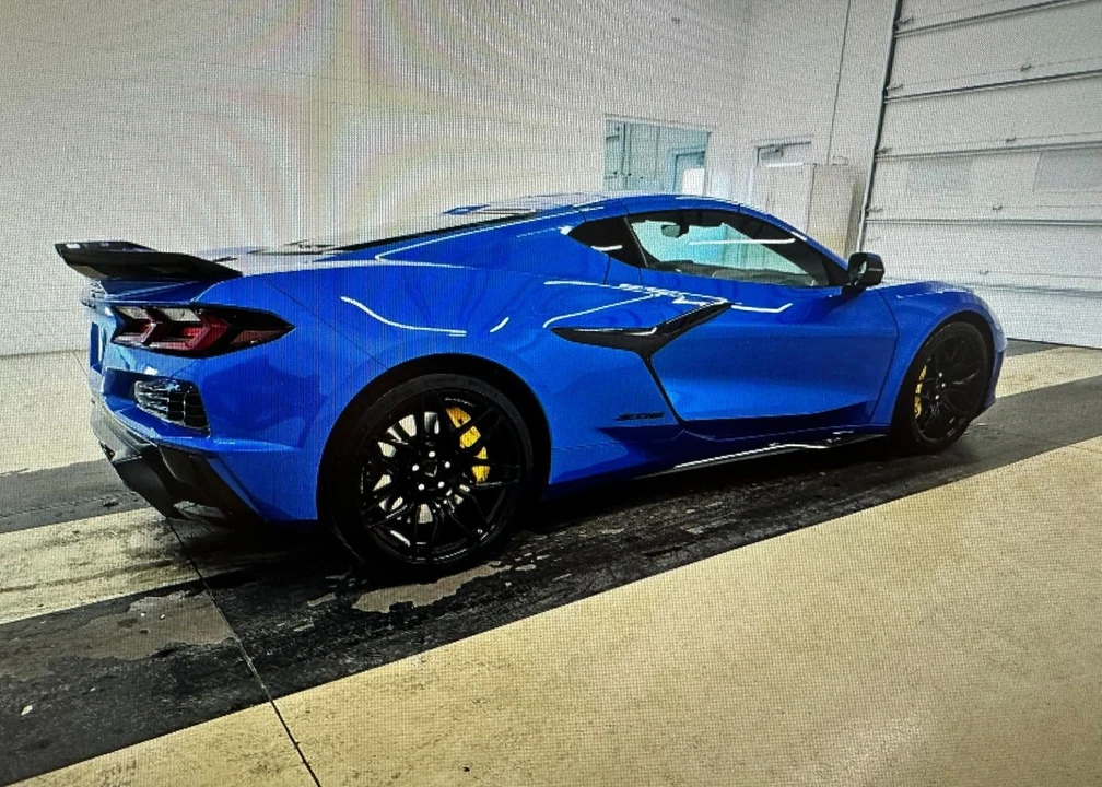 2025 Chevrolet Corvette C8 Z06 - Image 8 of 11