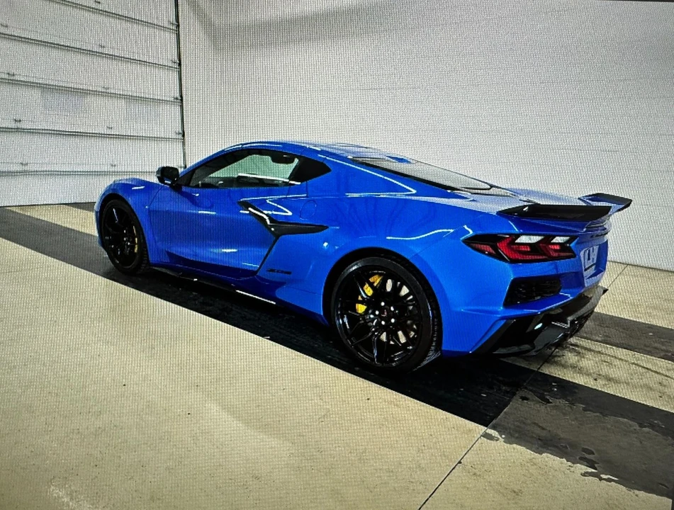2025 Chevrolet Corvette C8 Z06 - Image 5 of 11