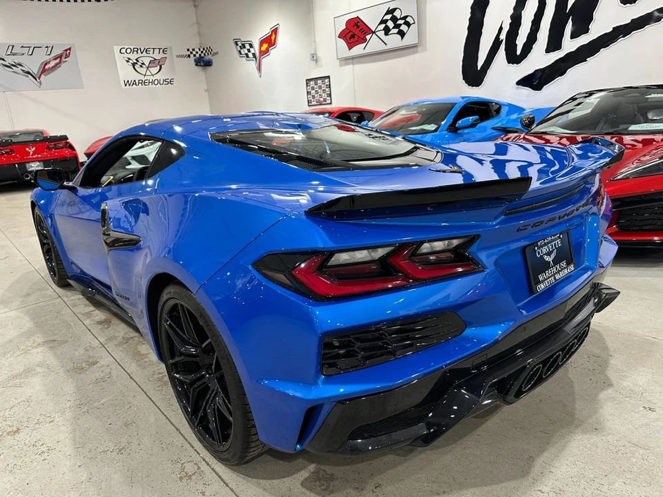 2025 Chevrolet Corvette C8 Z06 - Image 4 of 11
