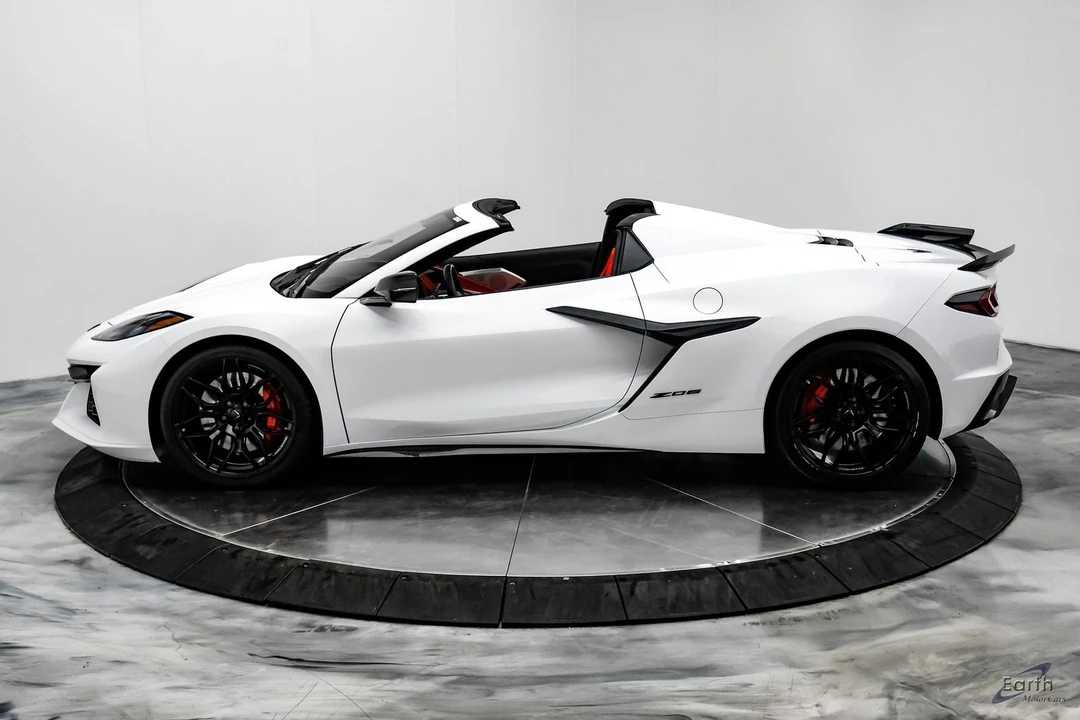 2025 Chevrolet Corvette C8 Z06 - Image 7 of 12