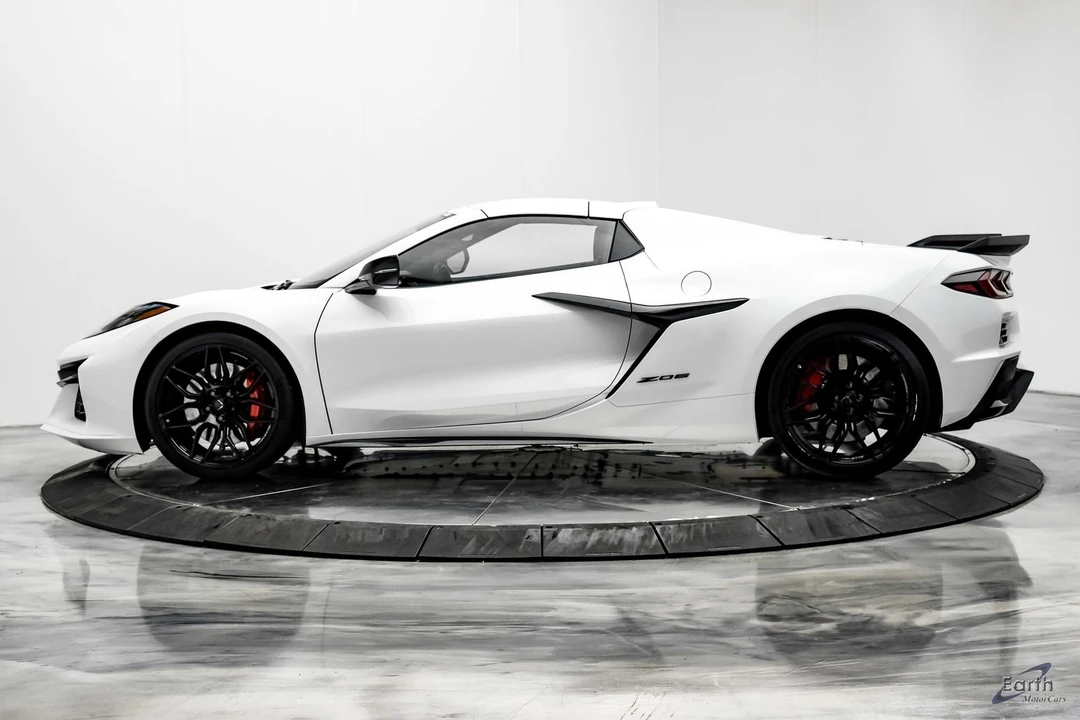 2025 Chevrolet Corvette C8 Z06 - Image 8 of 12