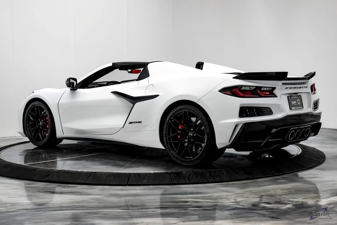 2025 Chevrolet Corvette C8 Z06 - Image 11 of 12