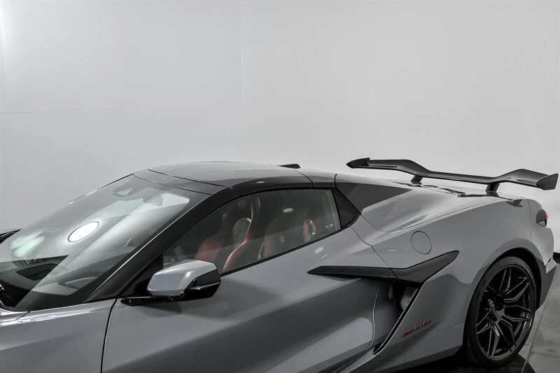 2025 Chevrolet Corvette C8 Z06 - Image 17 of 21