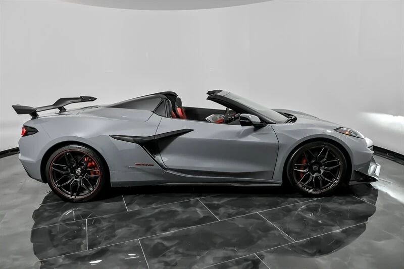 2025 Chevrolet Corvette C8 Z06 - Image 13 of 21