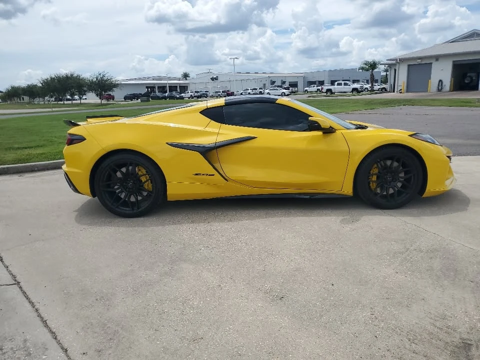 2025 Chevrolet Corvette C8 Z06 - Image 5 of 18