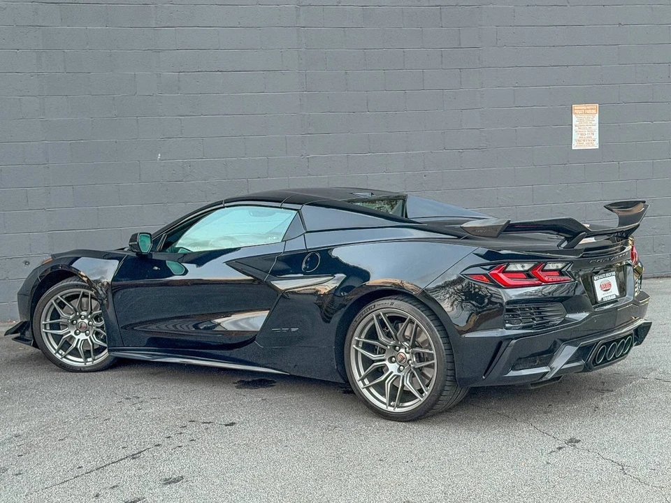 2025 Chevrolet Corvette C8 Z06 - Image 8 of 12