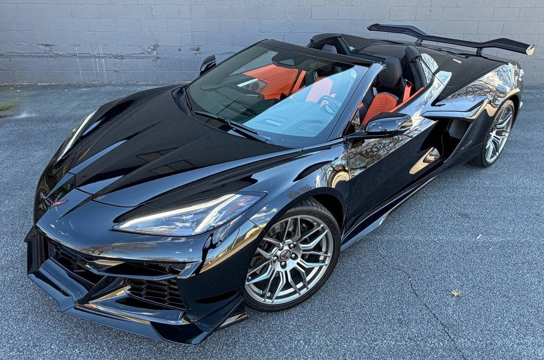 2025 Chevrolet Corvette C8 Z06 - Image 2 of 17