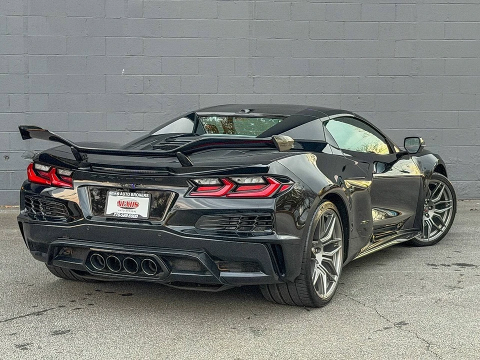 2025 Chevrolet Corvette C8 Z06 - Image 9 of 12