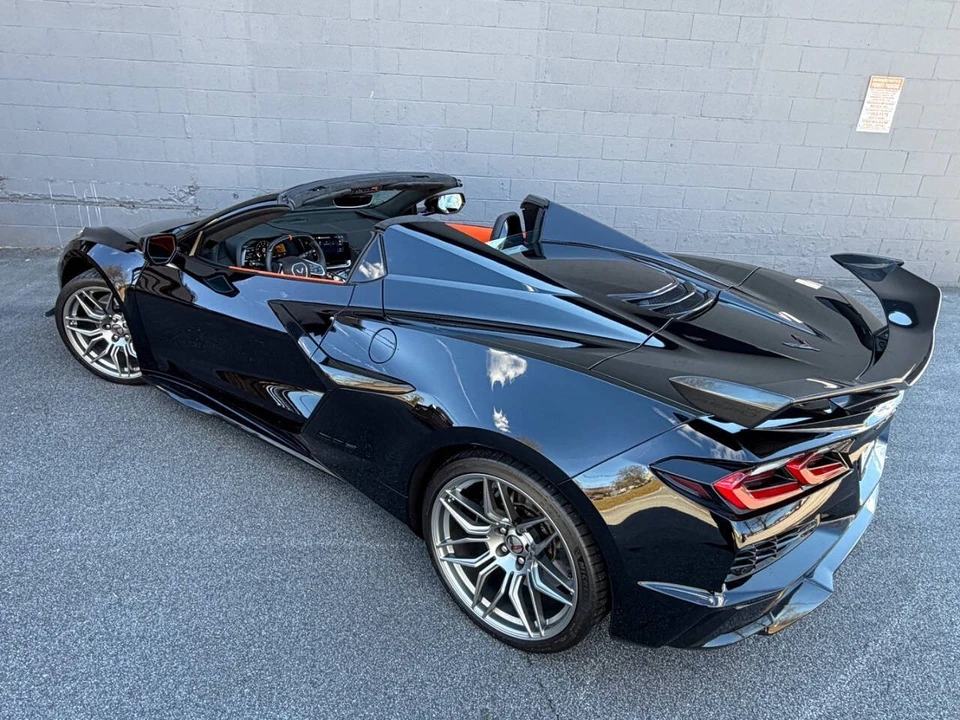 2025 Chevrolet Corvette C8 Z06 - Image 7 of 17
