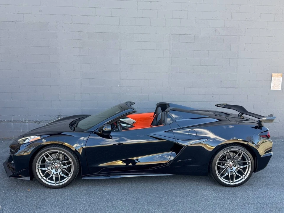 2025 Chevrolet Corvette C8 Z06 - Image 5 of 17