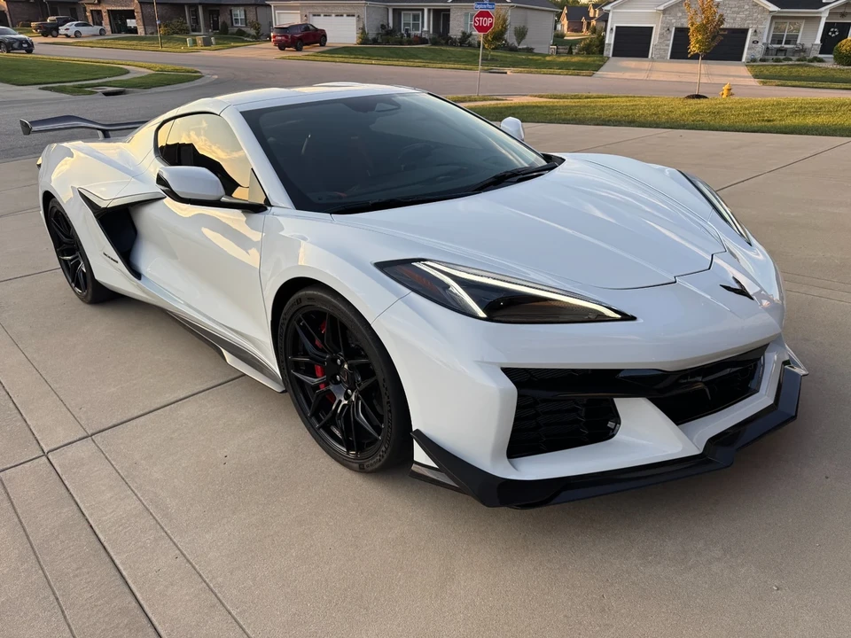 2025 Chevrolet Corvette C8 Z06 - Image 4 of 21