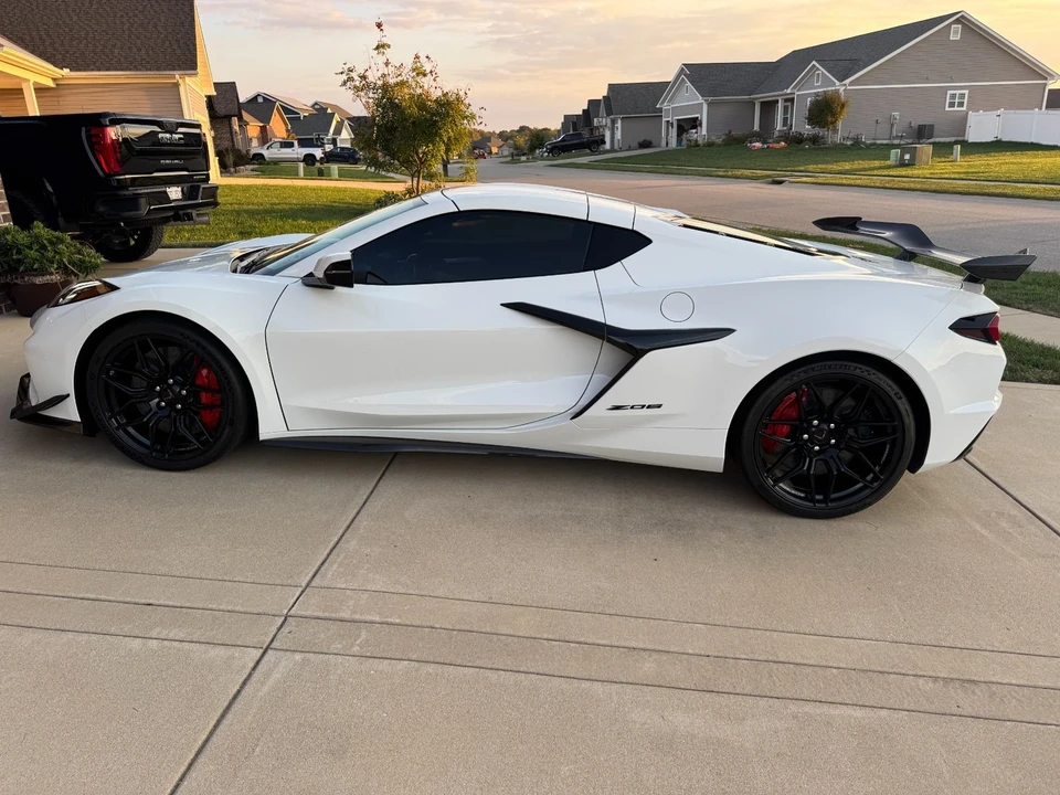 2025 Chevrolet Corvette C8 Z06 - Image 9 of 21