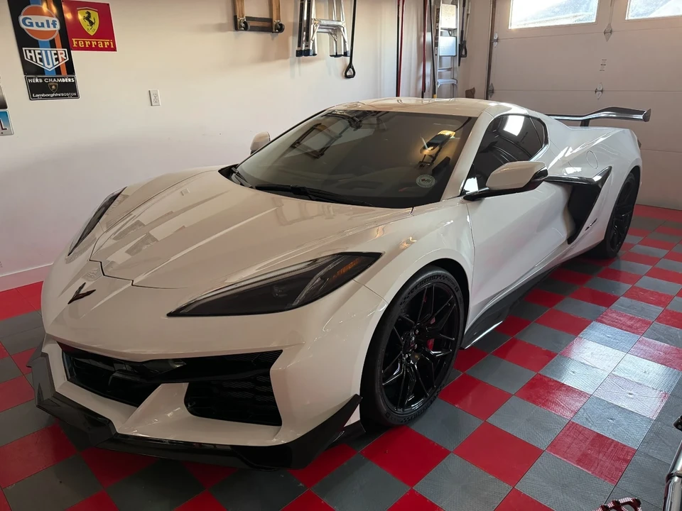 2025 Chevrolet Corvette C8 Z06 - Image 19 of 21