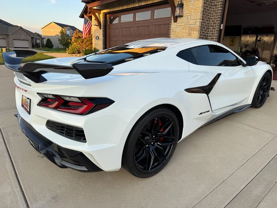 2025 Chevrolet Corvette C8 Z06 - Image 7 of 21