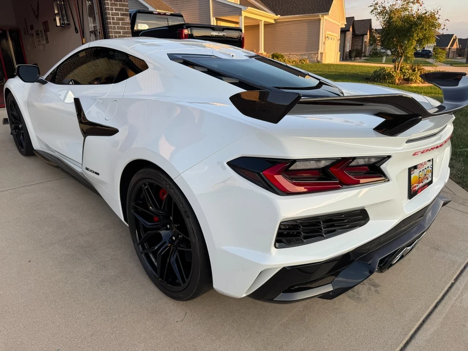 2025 Chevrolet Corvette C8 Z06 - Image 10 of 21