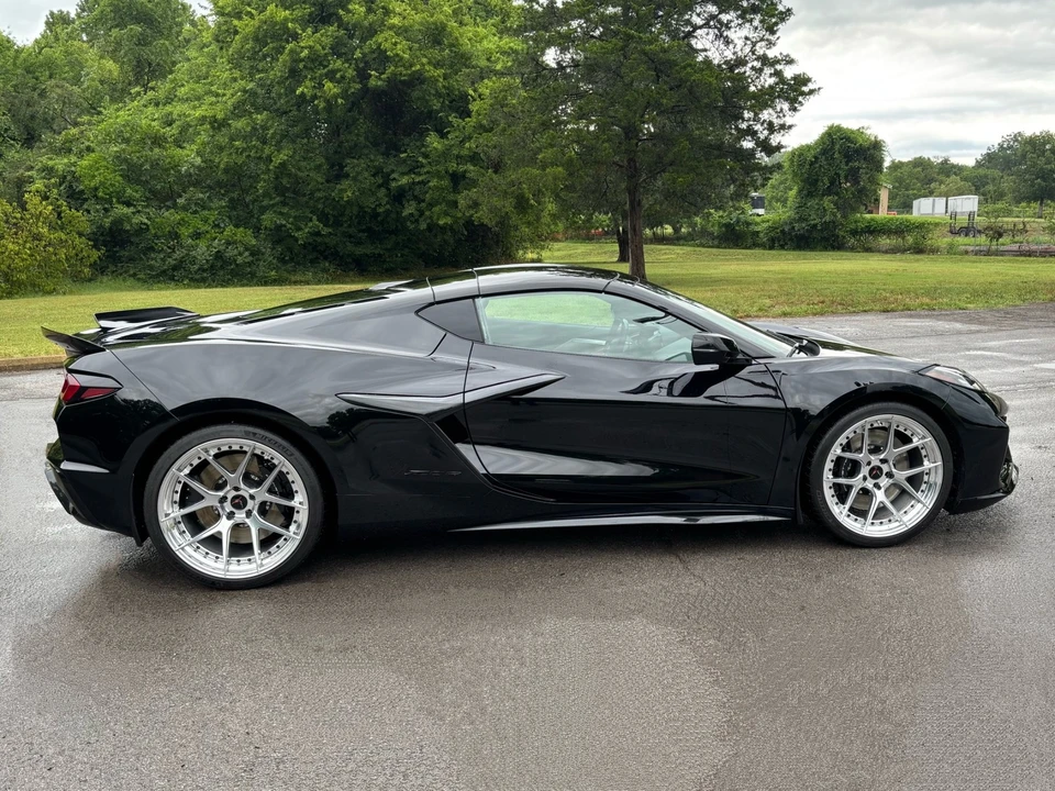 2025 Chevrolet Corvette C8 Z06 - Image 8 of 31
