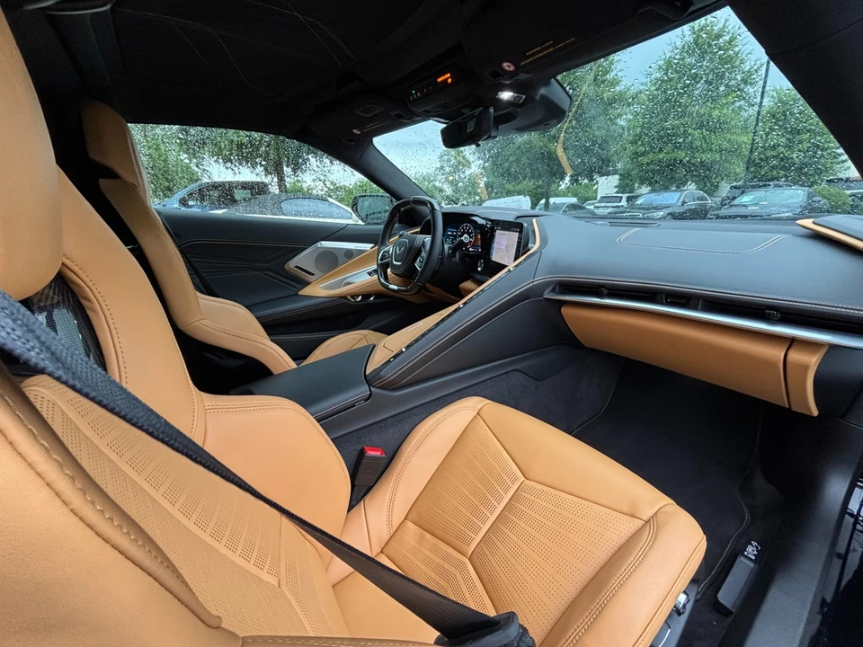 2025 Chevrolet Corvette C8 Z06 - Image 18 of 31