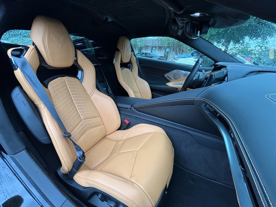2025 Chevrolet Corvette C8 Z06 - Image 20 of 31